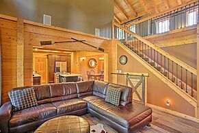 Luxury Lodge: Hot Tub, Snowmobiling & ATV Access!