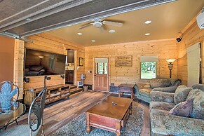 Luxury Lodge: Hot Tub, Snowmobiling & ATV Access!