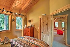 Luxury Lodge: Hot Tub, Snowmobiling & ATV Access!