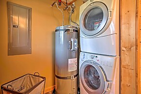 Luxury Lodge: Hot Tub, Snowmobiling & ATV Access!