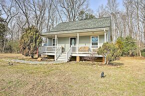 Sweet Vacation Cottage w/ Deck & Grill!