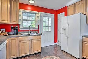 Sweet Vacation Cottage w/ Deck & Grill!