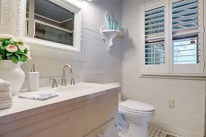 Secluded Riverfront Home w/ Dock Under Mossy Oaks