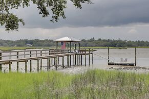 Secluded Riverfront Home w/ Dock Under Mossy Oaks