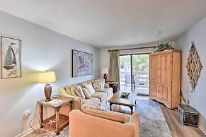 Hilton Head Condo: Beach Supplies, Walk to Shore!