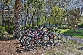 Hilton Head Condo: Beach Supplies, Walk to Shore!