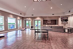 Hilton Head Condo: Beach Supplies, Walk to Shore!