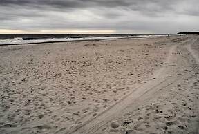 Hilton Head Condo: Beach Supplies, Walk to Shore!