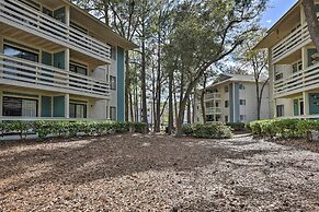 Hilton Head Condo: Beach Supplies, Walk to Shore!