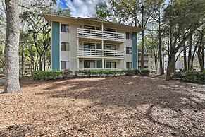 Hilton Head Condo: Beach Supplies, Walk to Shore!