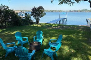 Dock & Fire Pit: Lakefront Cedar Creek Home!