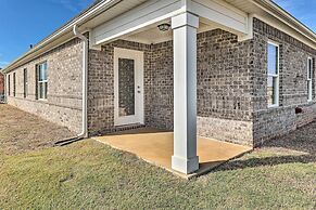 Spacious Hazel Green Home w/ Fireplace, Yard!