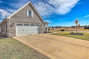 Spacious Hazel Green Home w/ Fireplace, Yard!