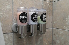 Spacious Hazel Green Home w/ Fireplace, Yard!