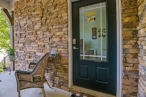 Sunny Apex Vacation Rental w/ Pool Access!