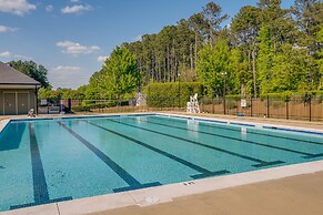 Sunny Apex Vacation Rental w/ Pool Access!