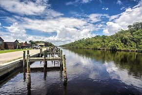 Everglades Rental Trailer Cabin w/ Boat Slip!