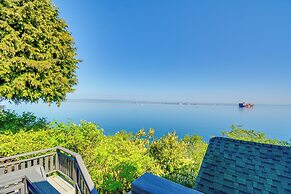 Chic Port Angeles Home w/ Oceanfront Balcony!