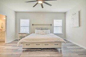 4 Mi to Beach: Frankford Home w/ Game Room