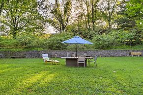 Contemporary Cincinnati Apt w/ Wifi, Near Kenwood!