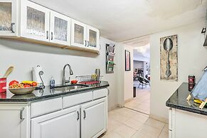 Contemporary Cincinnati Apt w/ Wifi, Near Kenwood!