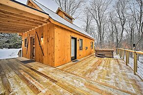 Newly Built Cabin w/ Hot Tub - 16 Mi to Stowe Mtn!