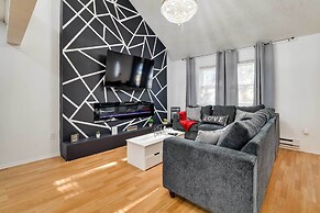 Community Perks & Deck: Charming Poconos Home!