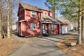 Community Perks & Deck: Charming Poconos Home!