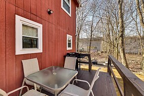 Community Perks & Deck: Charming Poconos Home!