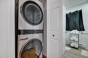 Community Perks & Deck: Charming Poconos Home!