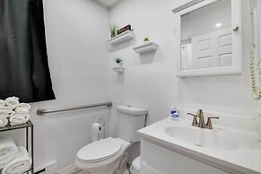 Community Perks & Deck: Charming Poconos Home!