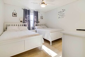 Community Perks & Deck: Charming Poconos Home!