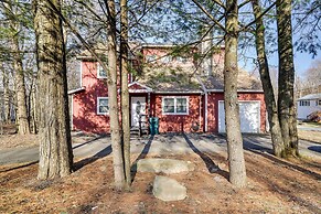 Community Perks & Deck: Charming Poconos Home!