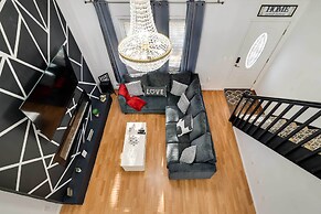 Community Perks & Deck: Charming Poconos Home!