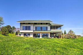Spacious Lexington Home w/ Breathtaking Views