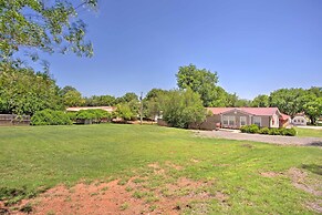 Spacious House ~ 1 Mi to Lake & Boat Ramp!