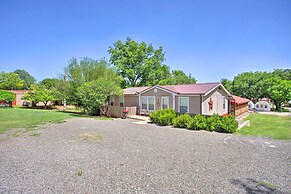 Spacious House ~ 1 Mi to Lake & Boat Ramp!