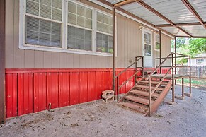 Spacious House ~ 1 Mi to Lake & Boat Ramp!