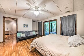Woodsy Home w/ View, 1 Mi to Lake Shelbyville