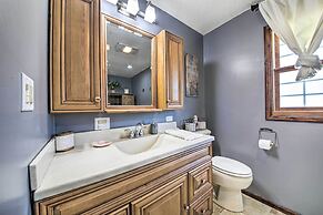 Woodsy Home w/ View, 1 Mi to Lake Shelbyville