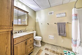 Woodsy Home w/ View, 1 Mi to Lake Shelbyville