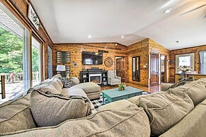 Woodsy Home w/ View, 1 Mi to Lake Shelbyville