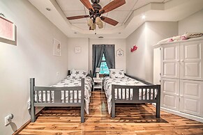 Woodsy Home w/ View, 1 Mi to Lake Shelbyville