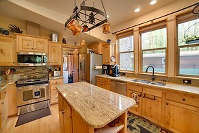 'moose Lodge' Cabin w/ Entertainment Gazebo!