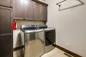 Spacious Home w/ Mtn View < 6 Mi to Park City!