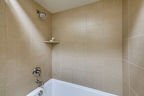 Spacious Home w/ Mtn View < 6 Mi to Park City!