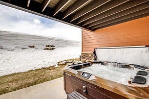 Spacious Home w/ Mtn View < 6 Mi to Park City!