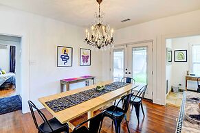 7 Mi to Dtwn Dallas: Cozy Home w/ Yard!