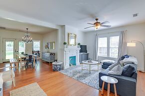 7 Mi to Dtwn Dallas: Cozy Home w/ Yard!