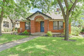 7 Mi to Dtwn Dallas: Cozy Home w/ Yard!
